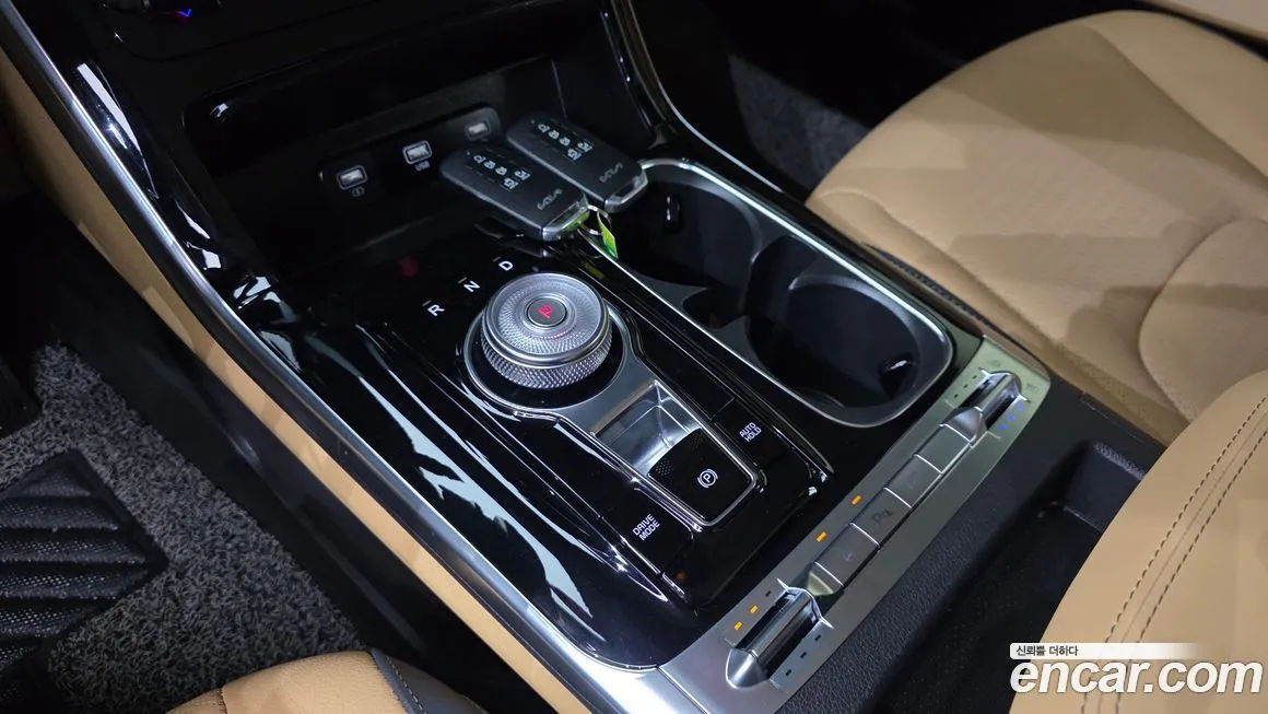 Kia Carnival — фото 10