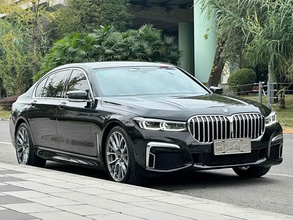 BMW 7 Series — фото 6