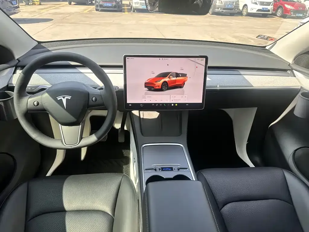 Tesla Model Y — фото 6