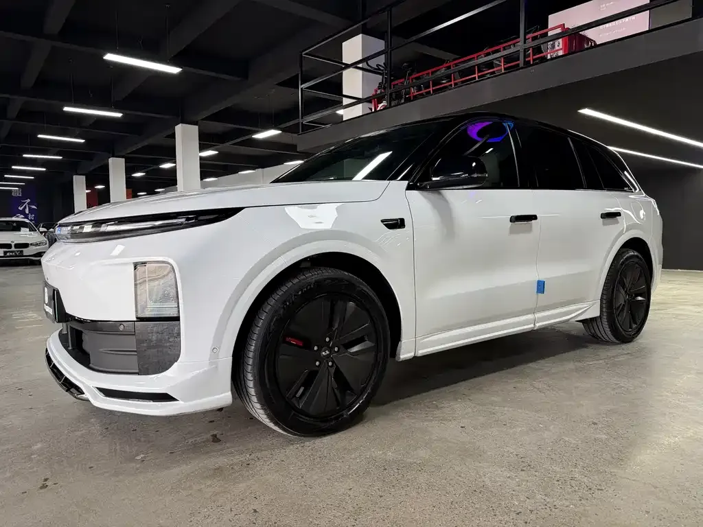 Li Auto L6