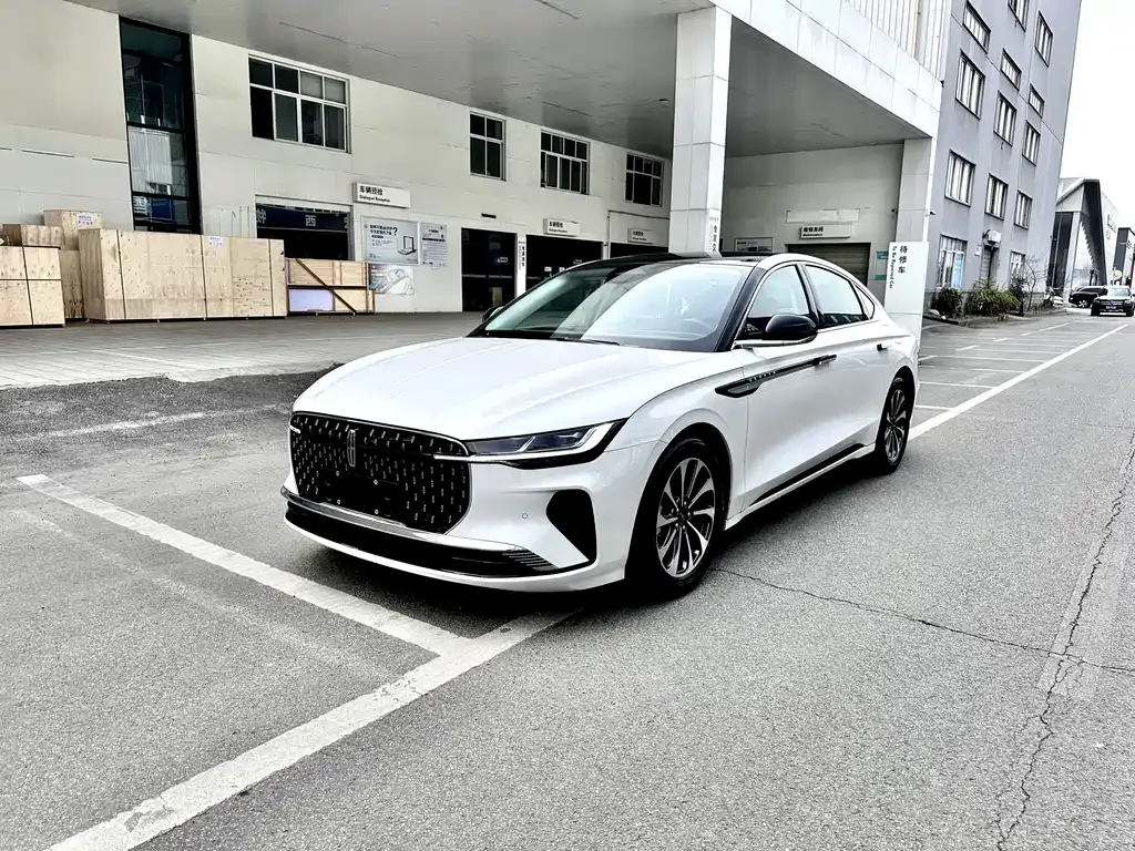 Lincoln Z 2024 из CN, фото 1