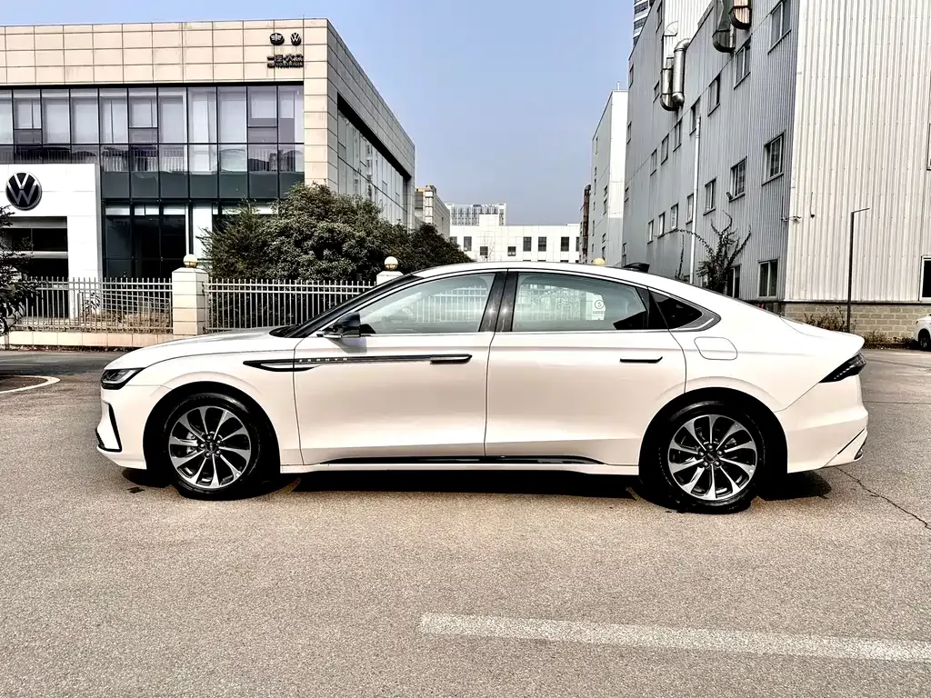 Lincoln Z 2024 из CN, фото 7