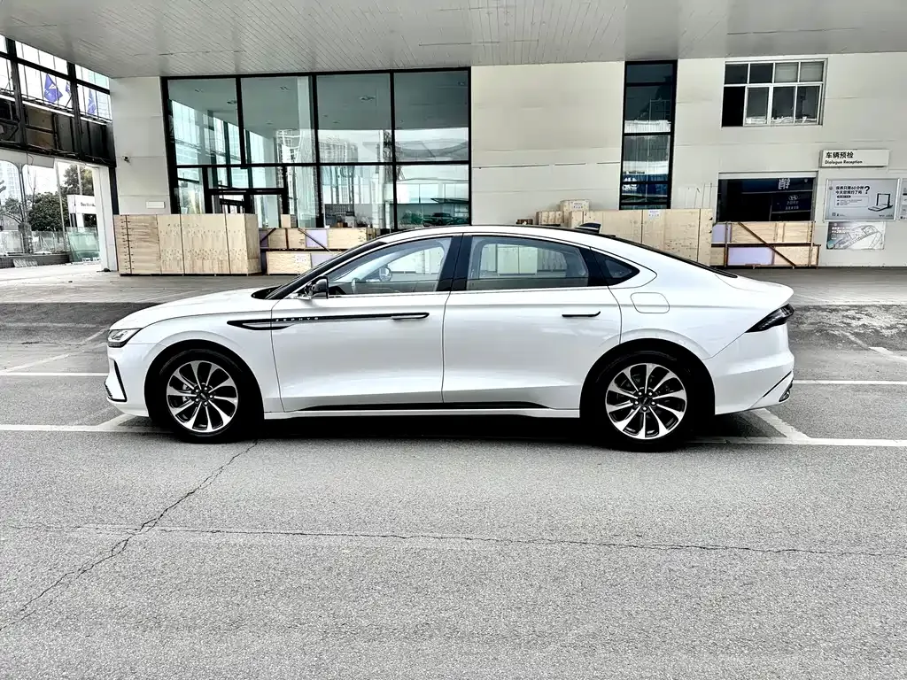 Lincoln Z 2024 из CN, фото 5