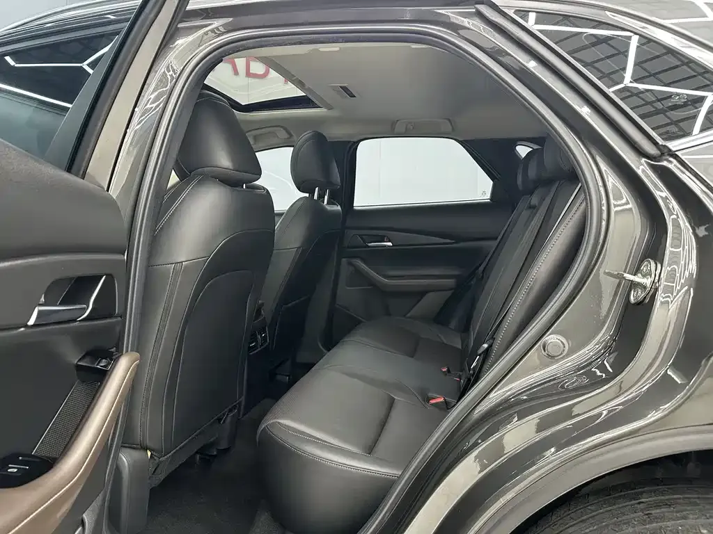 Mazda CX-30 2022 из CN, фото 7