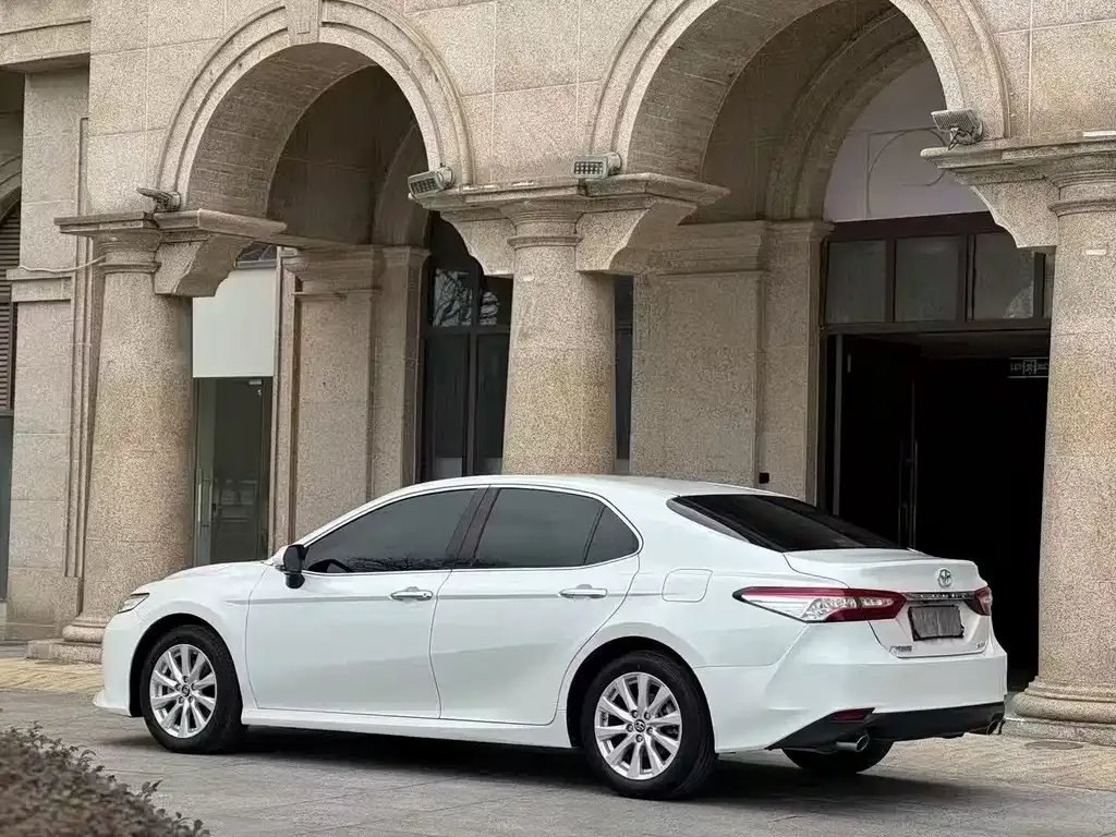 Toyota Camry 2021 из CN, фото 4