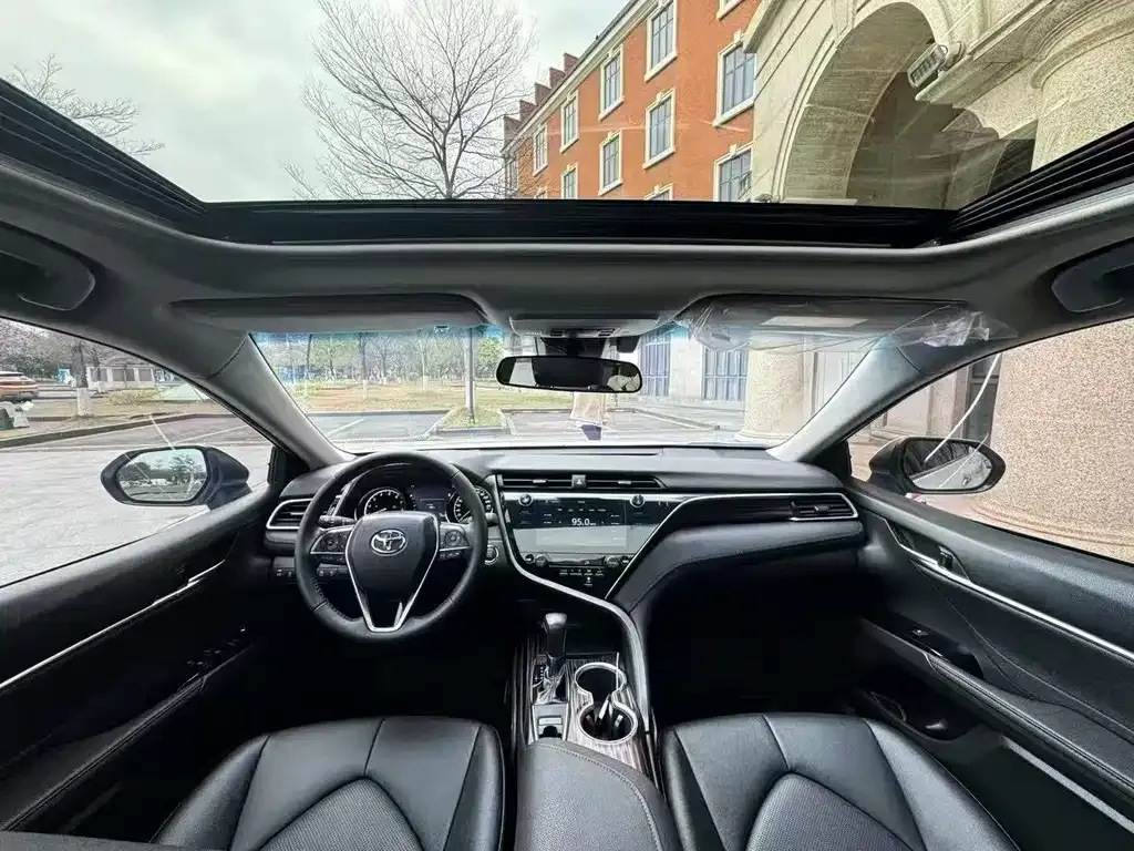 Toyota Camry 2021 из CN, фото 8