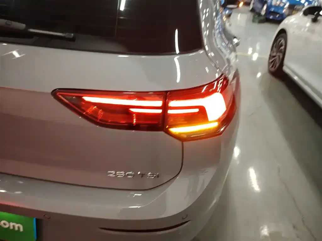 Volkswagen Golf 2022 из CN, фото 3