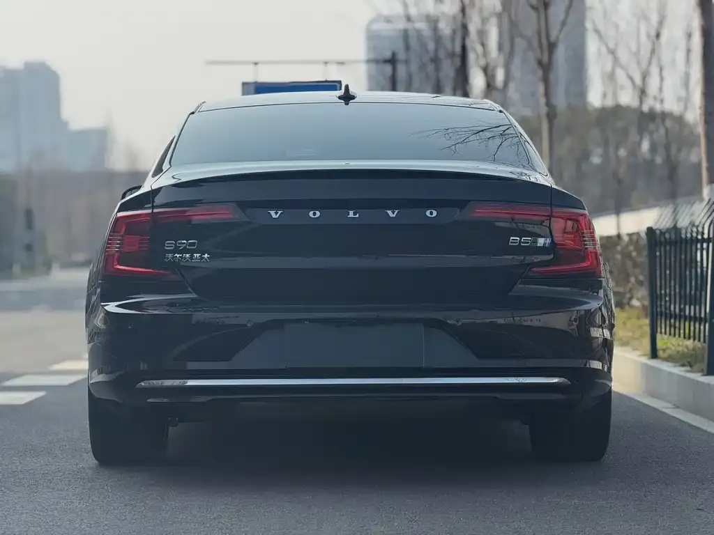 Volvo S90 — фото 2