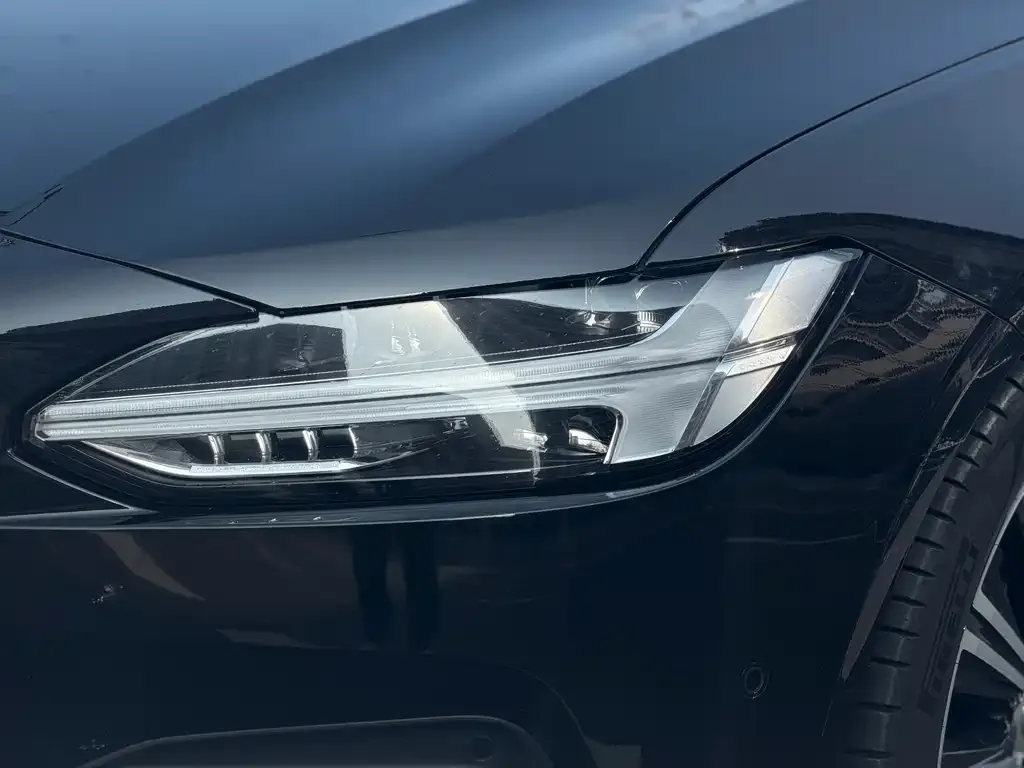 Volvo S90 — фото 3