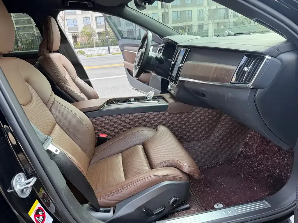 Volvo S90 — фото 10