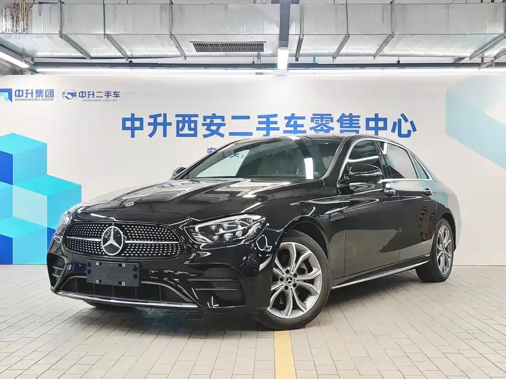 Mercedes-Benz E-Class — фото 1