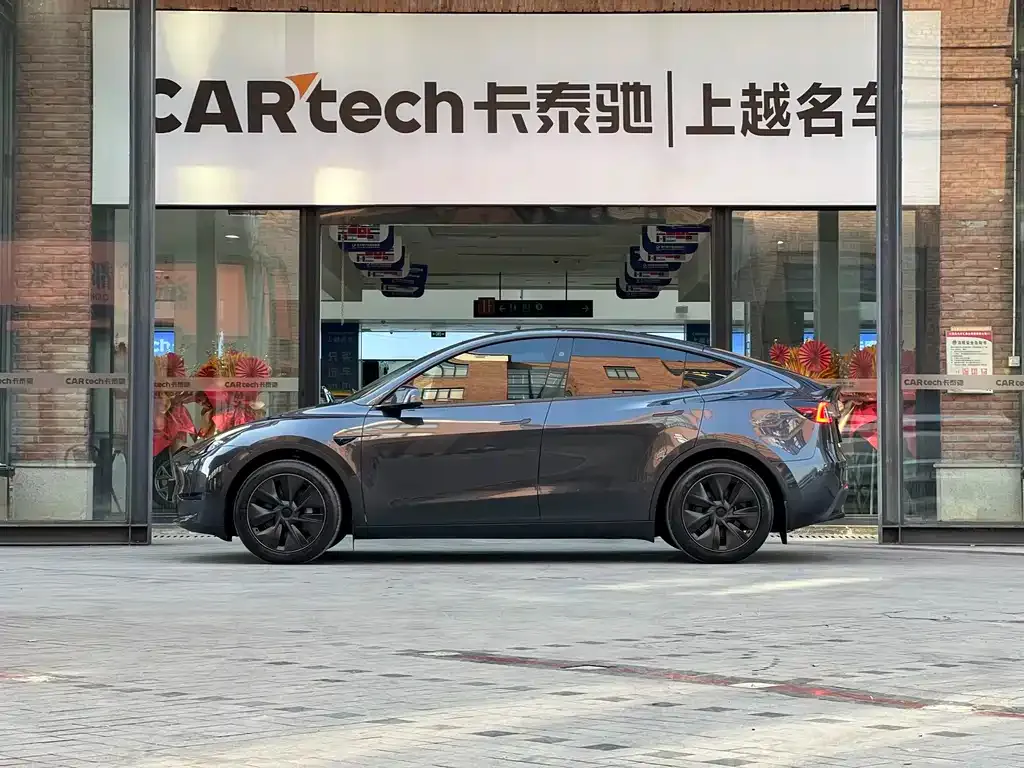 Tesla Model Y 2024 из CN, фото 7