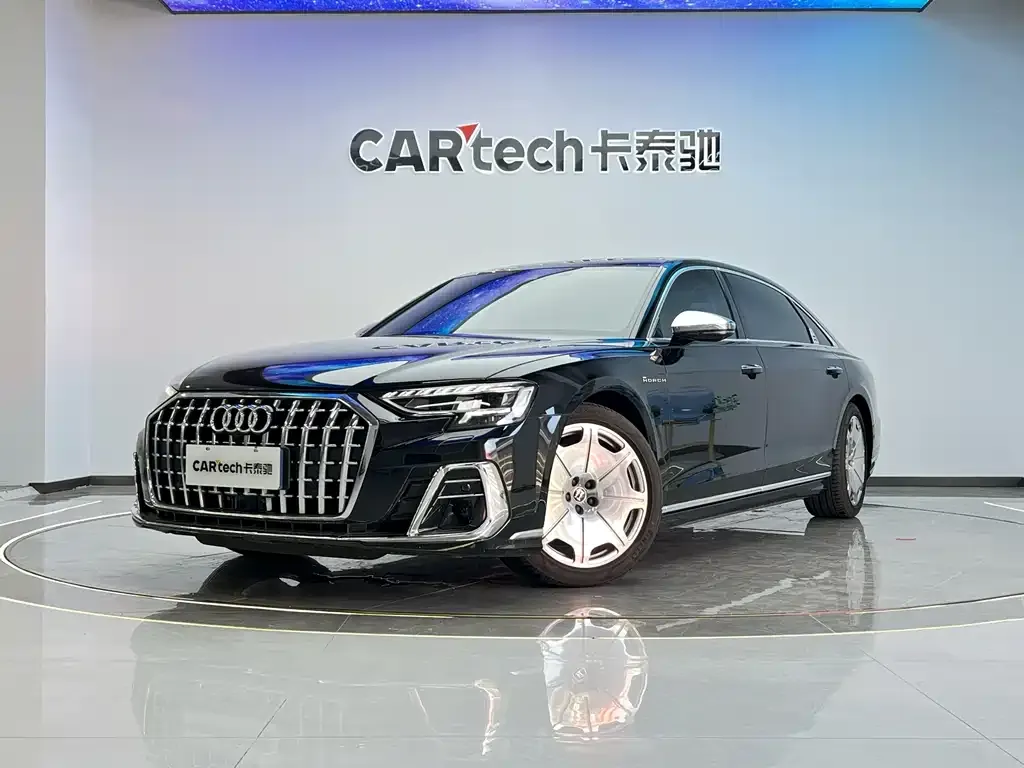 Audi A8 — фото 1