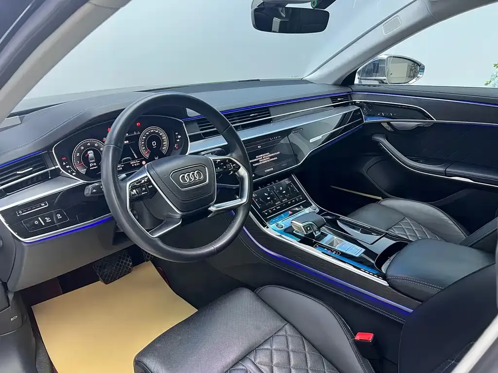 Audi A8 — фото 7