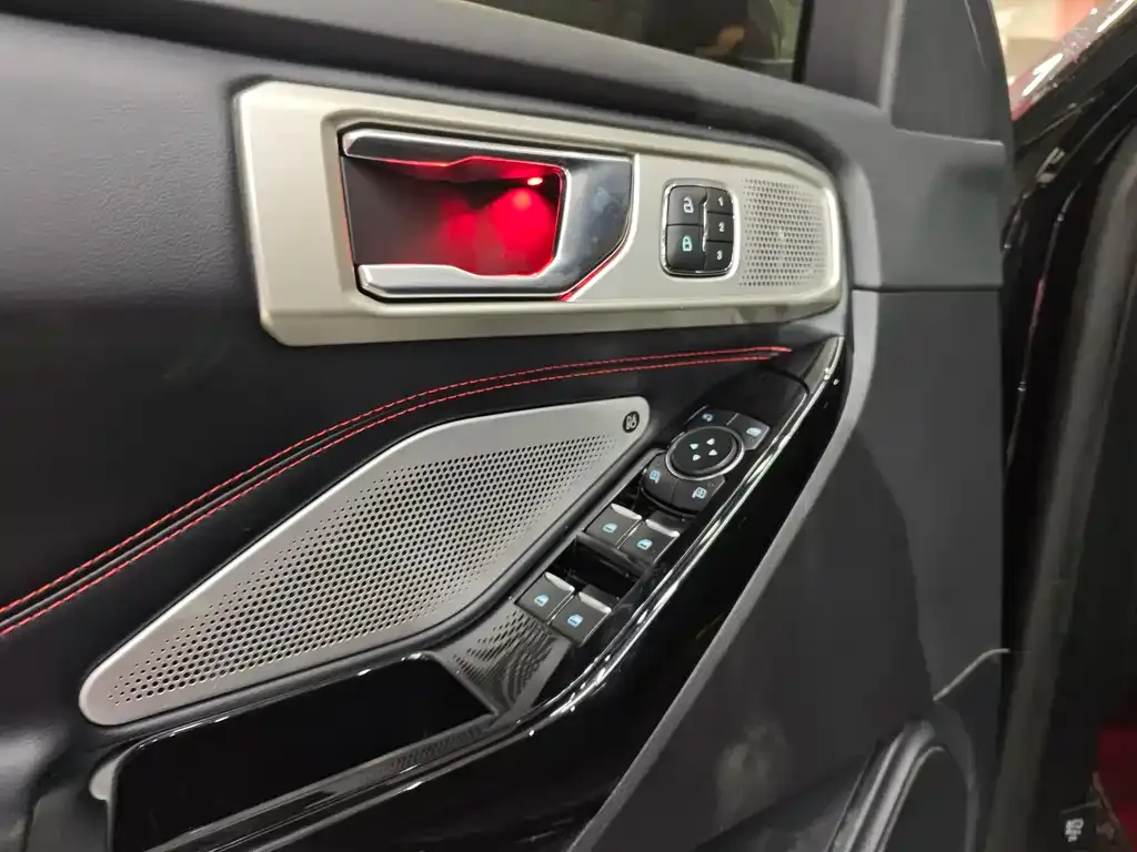 Ford Explorer 2021 из CN, фото 8