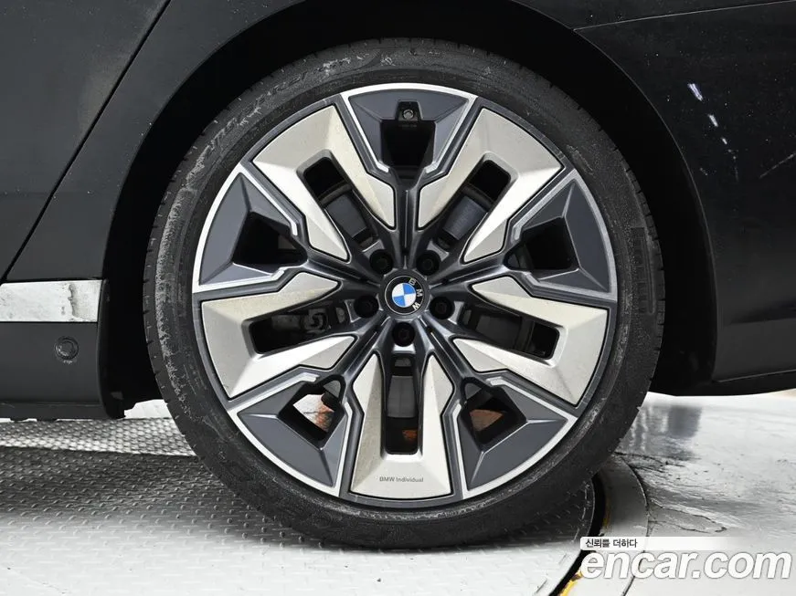 BMW i7 2023 из KR, фото 2