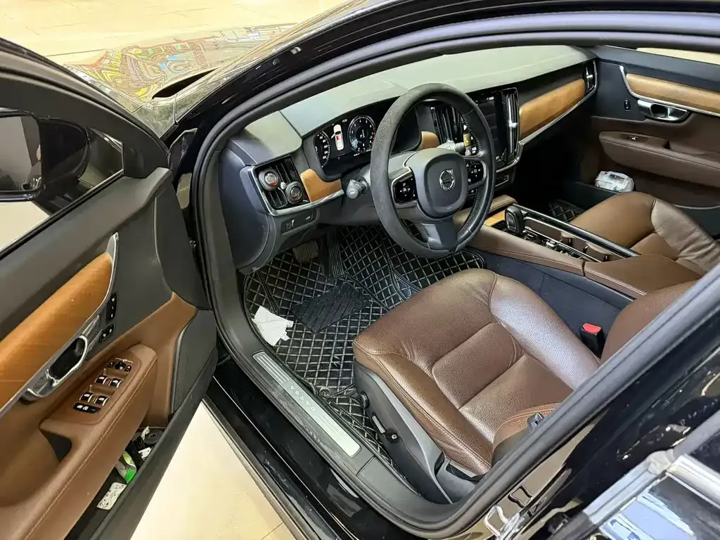 Volvo S90 2021 из CN, фото 8
