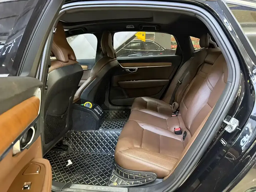 Volvo S90 2021 из CN, фото 6