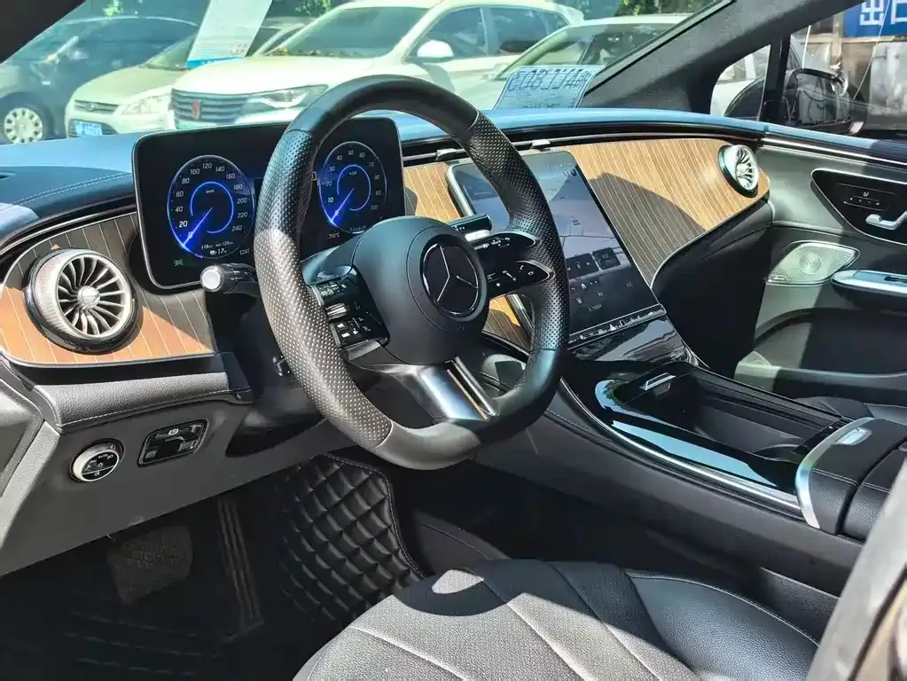 Mercedes-Benz EQE 2023 из CN, фото 2