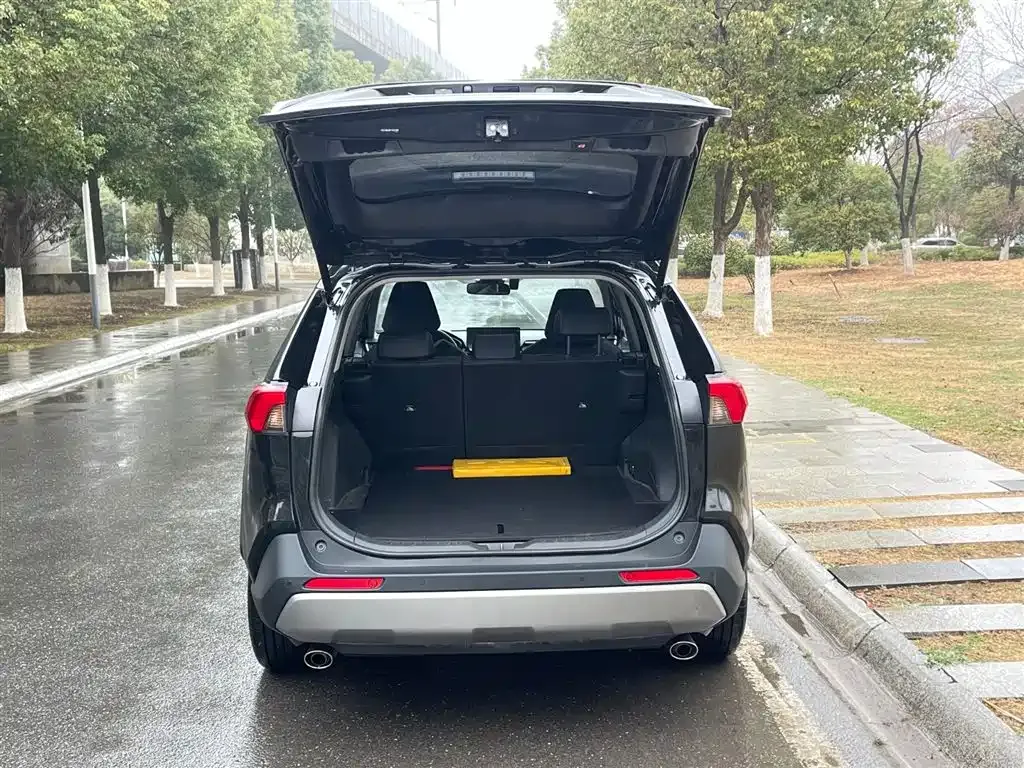 Toyota RAV4 2025 из CN, фото 9