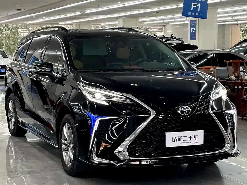 Toyota Sienna 2024 из CN, фото 2
