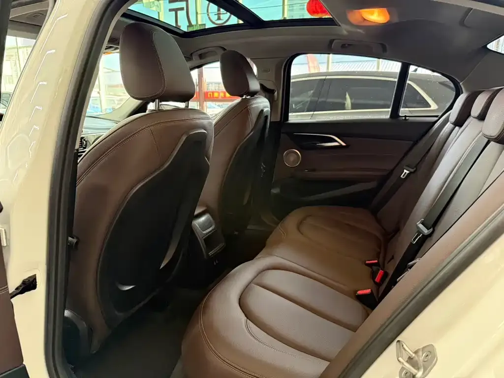 BMW 1 Series 2022 из CN, фото 4