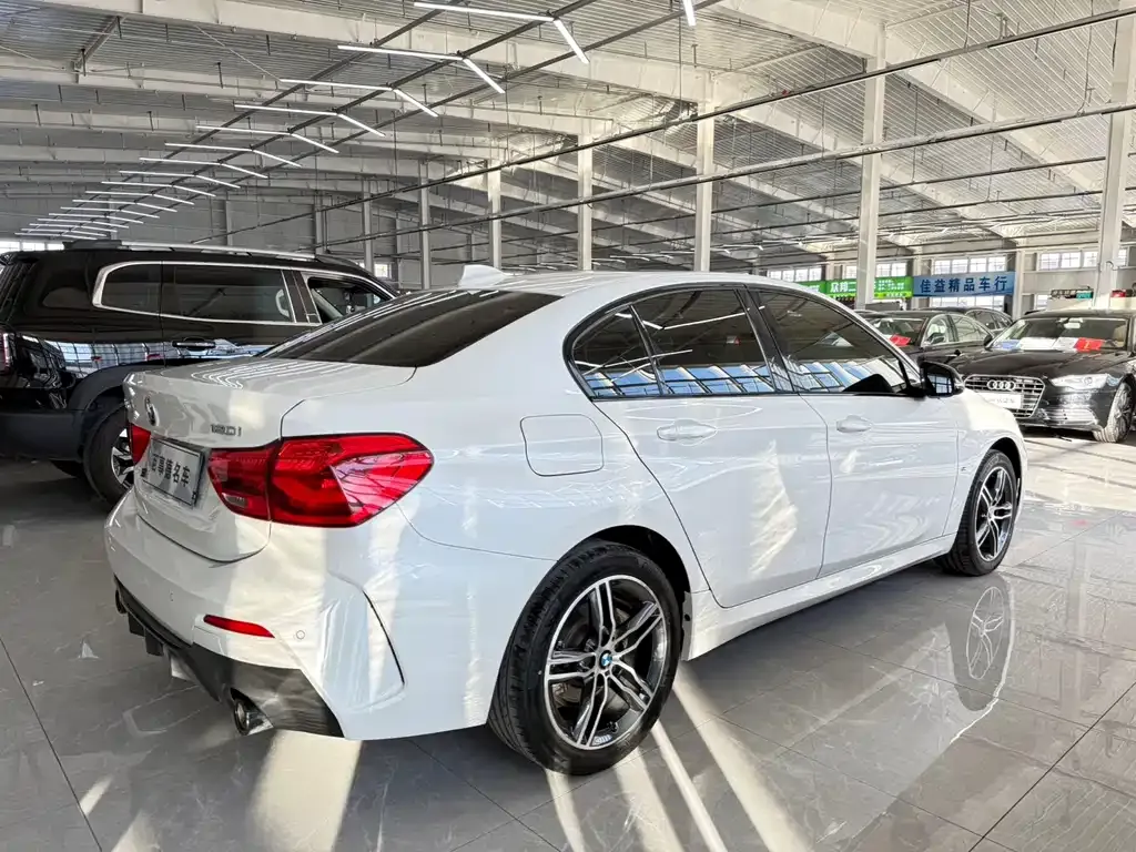 BMW 1 Series 2022 из CN, фото 10