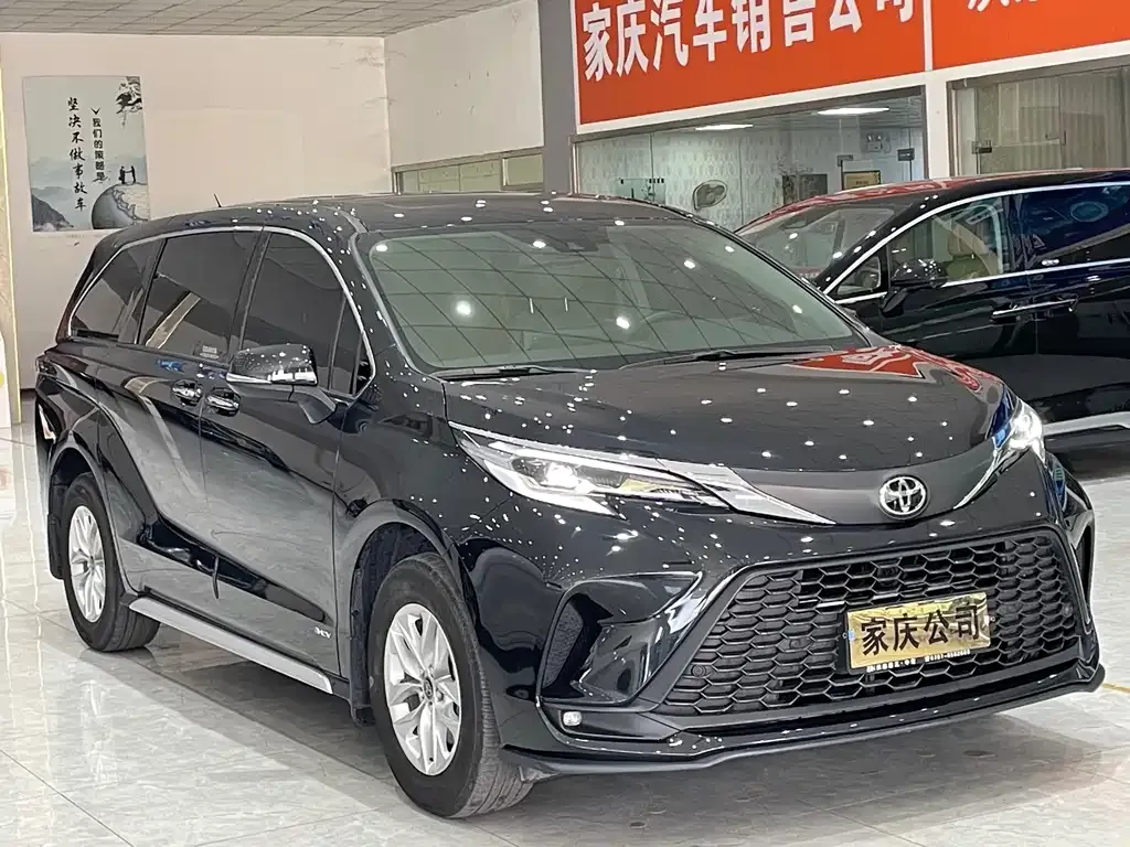 Toyota Granvia — фото 4
