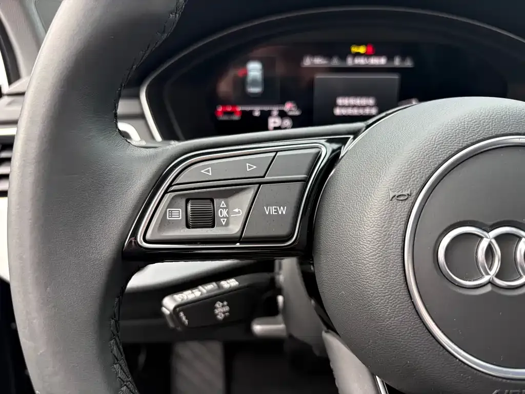 Audi A4L 2022 из CN, фото 9