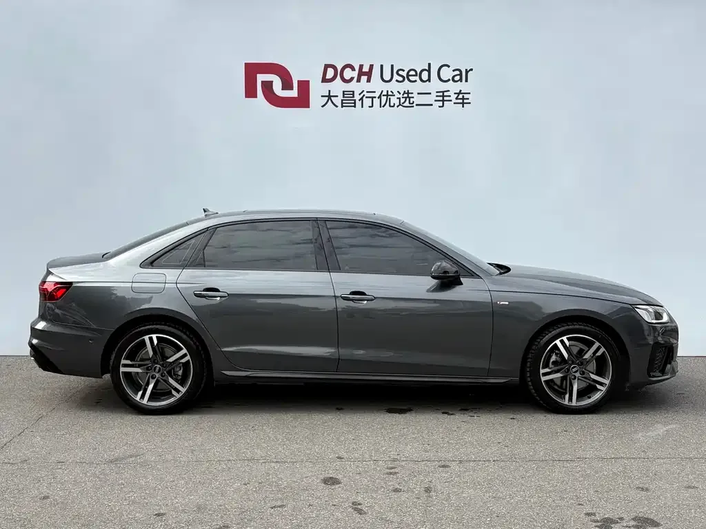 Audi A4L 2022 из CN, фото 3