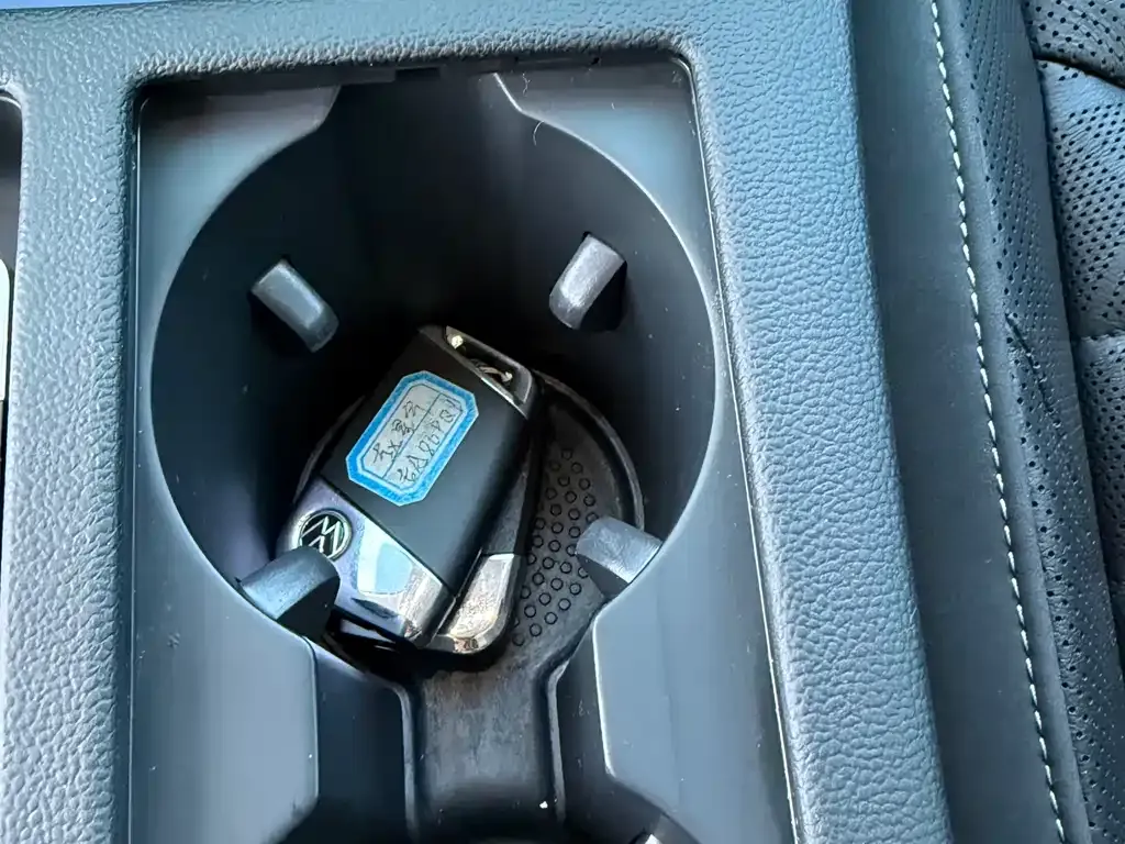 Volkswagen CC 2022 из CN, фото 7