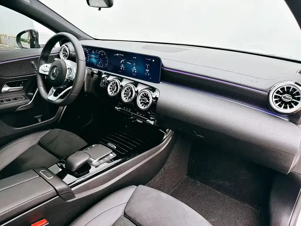 Mercedes-Benz A-Class 2023 из CN, фото 6