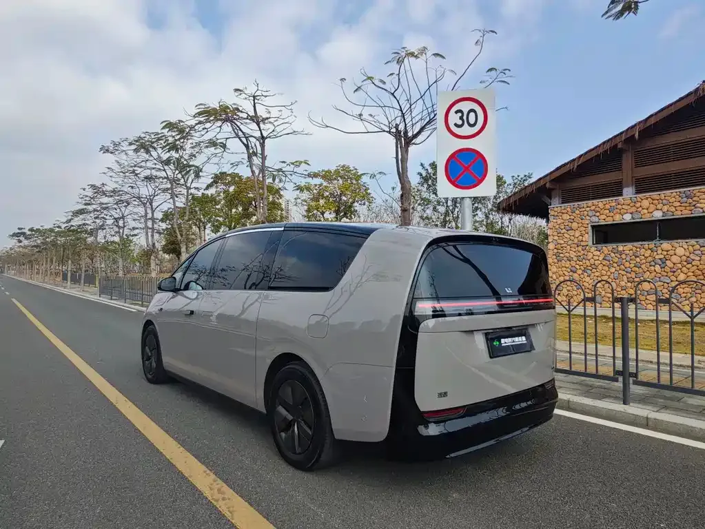 Li Auto MEGA 2024 из CN, фото 5