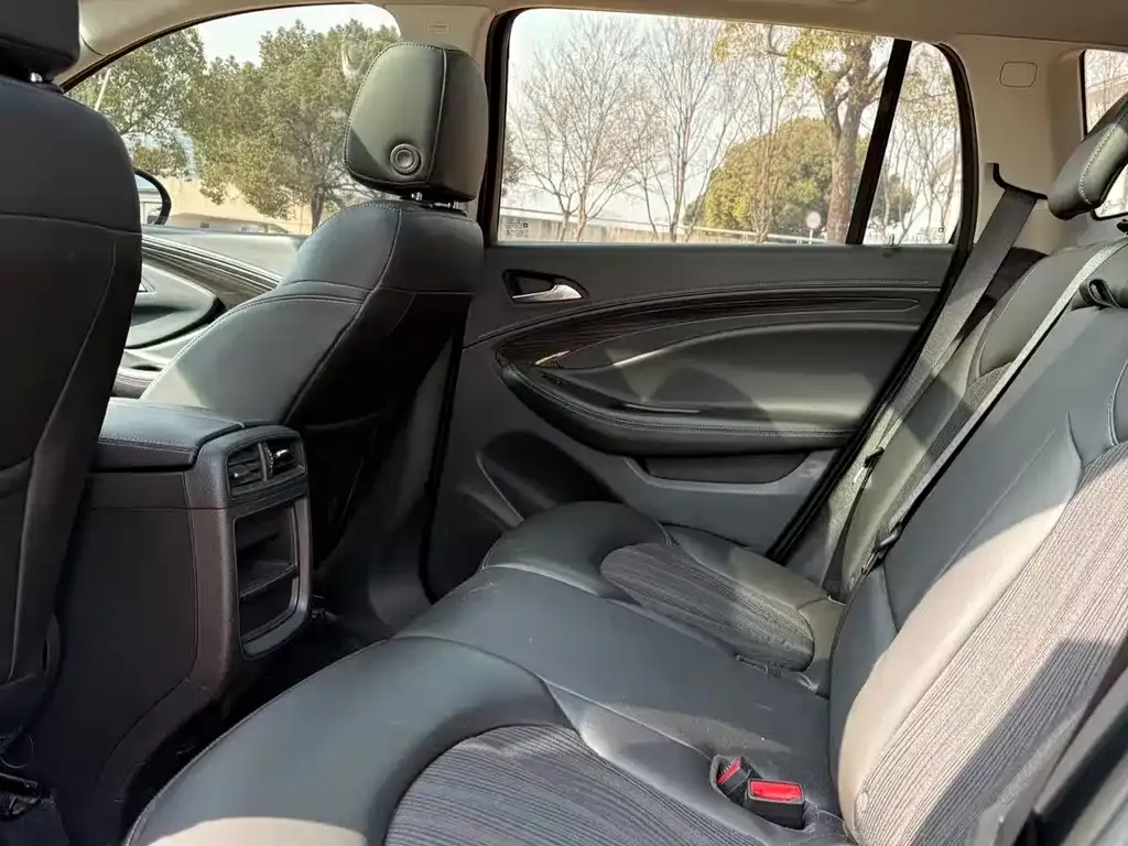 Buick Envision Plus 2021 из CN, фото 2