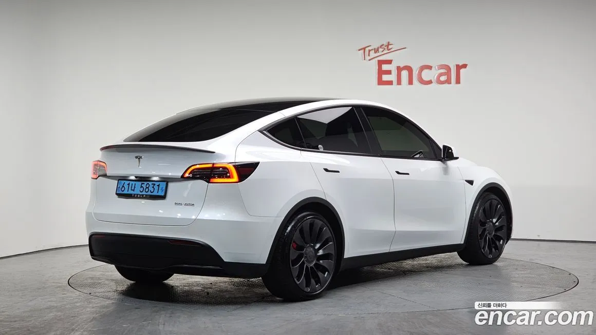 Tesla Model Y 2022 из KR, фото 3