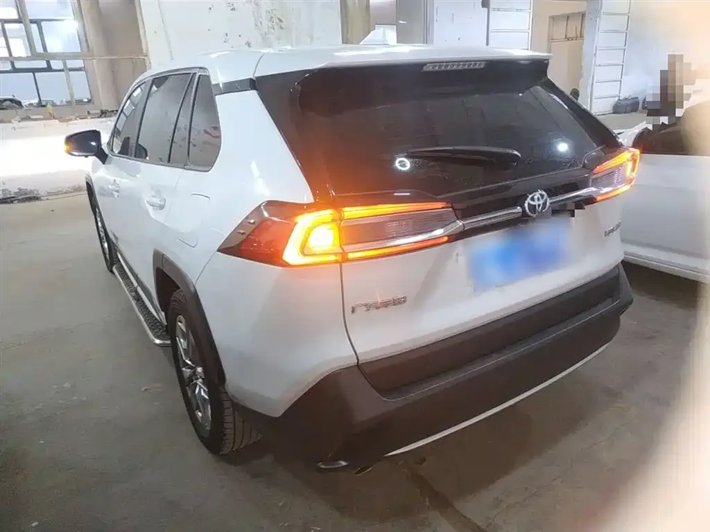Toyota Wildlander — фото 2
