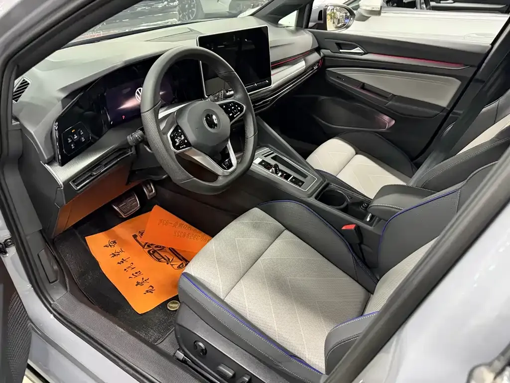 Volkswagen Golf 2025 из CN, фото 3