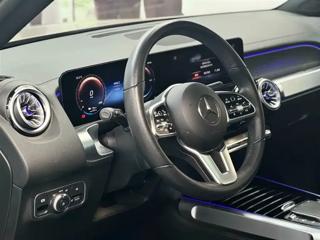 Mercedes-Benz EQB — фото 9