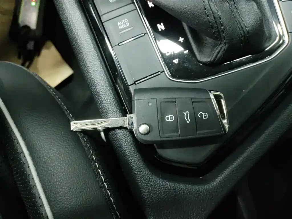 Volkswagen Tiguan L 2023 из CN, фото 4