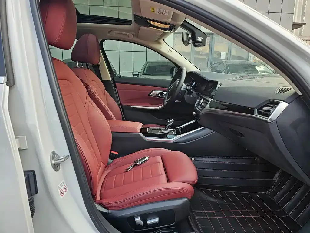 BMW 3 Series 2021 из CN, фото 10