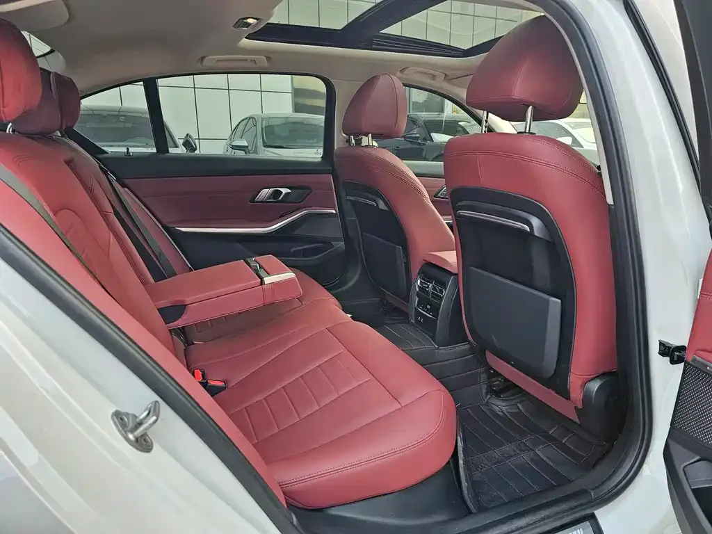 BMW 3 Series 2021 из CN, фото 5