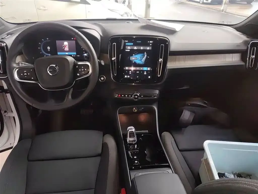 Volvo XC40 2023 из CN, фото 7