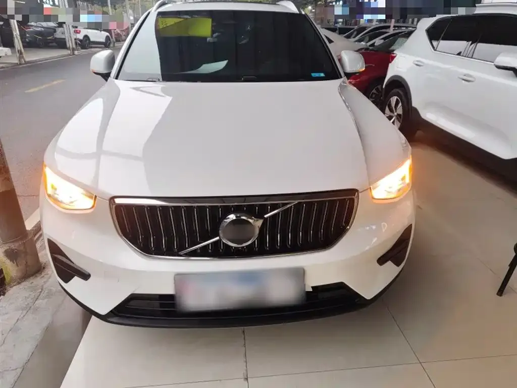 Volvo XC40 2023 из CN, фото 2
