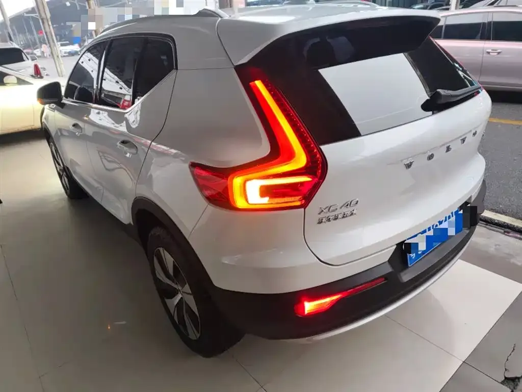 Volvo XC40 2023 из CN, фото 3