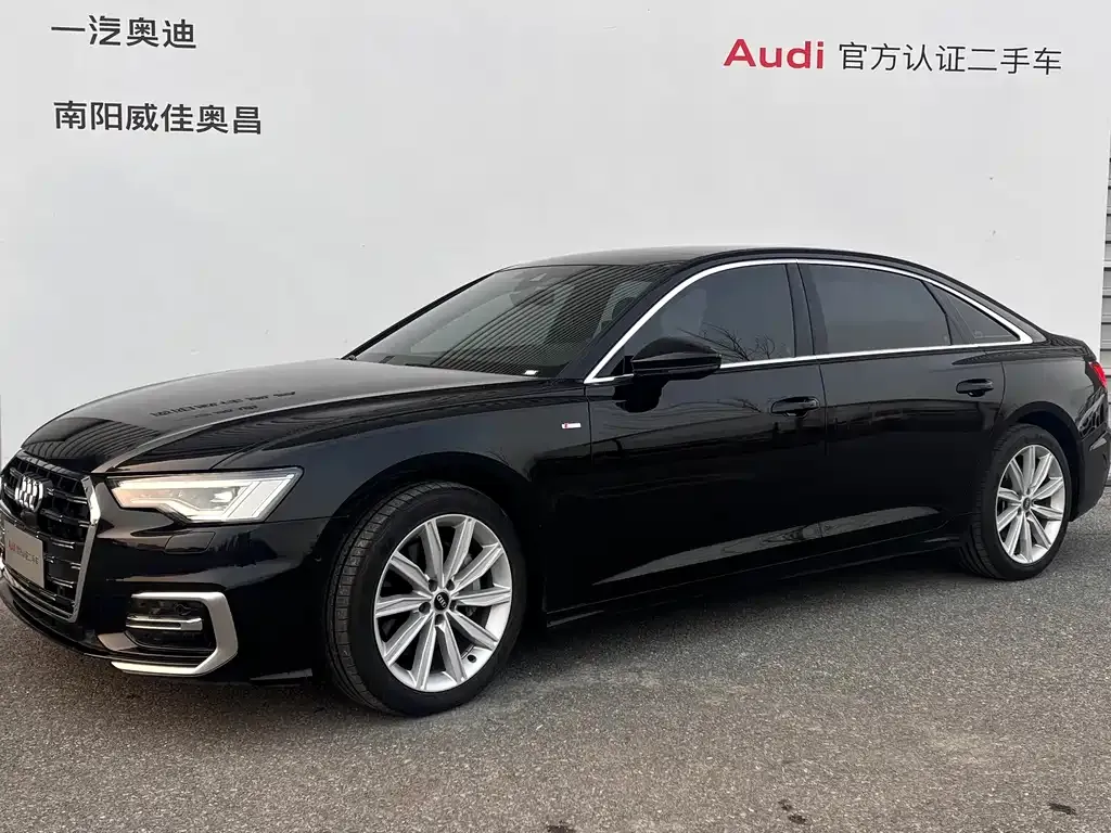 Audi A6L — фото 1