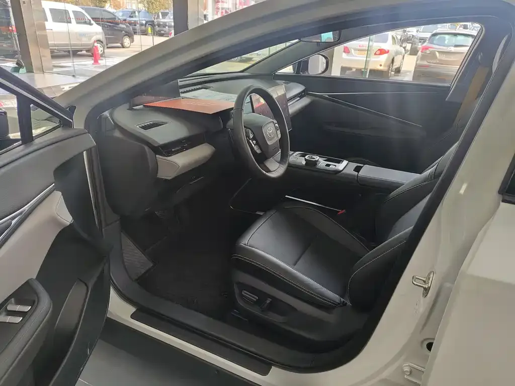 Toyota bZ5 2025 из CN, фото 10