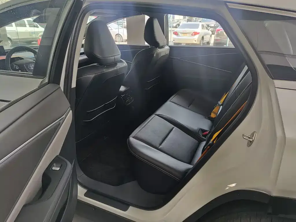 Toyota bZ5 2025 из CN, фото 7