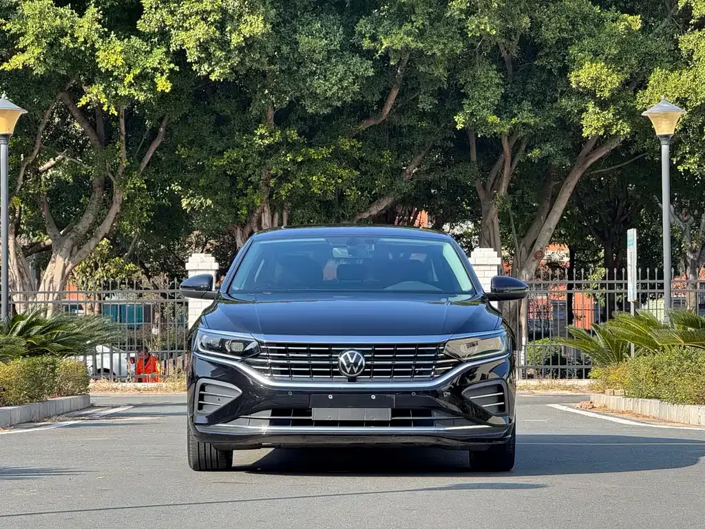 Volkswagen Passat 2023 из CN, фото 9