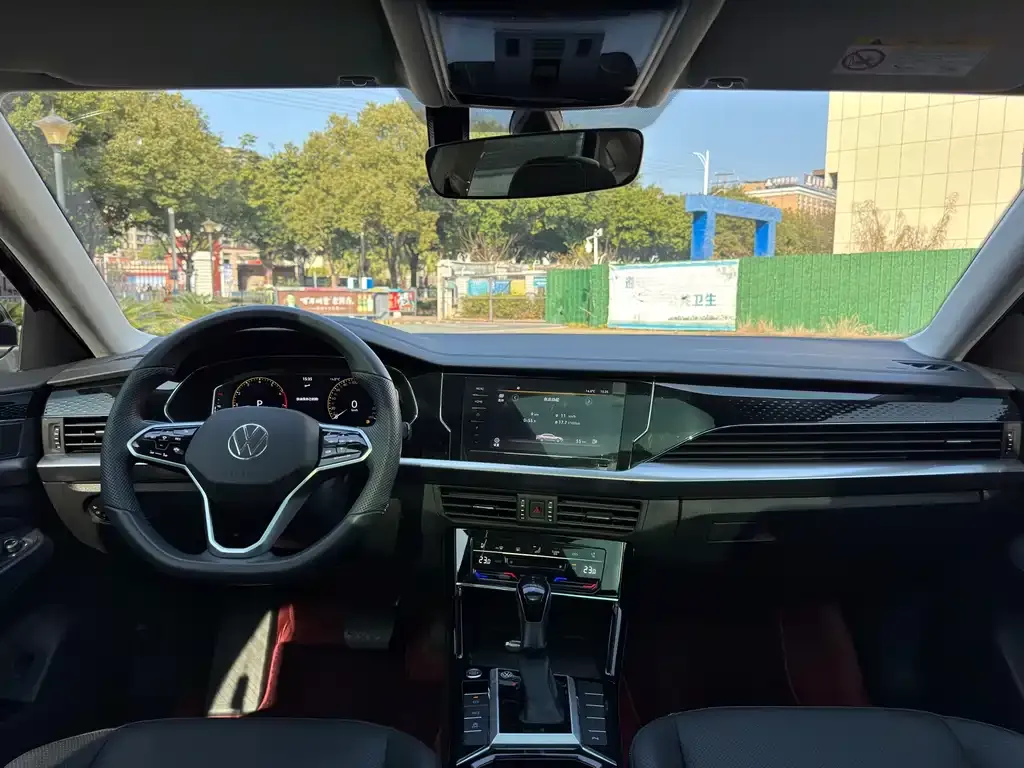 Volkswagen Passat 2023 из CN, фото 2