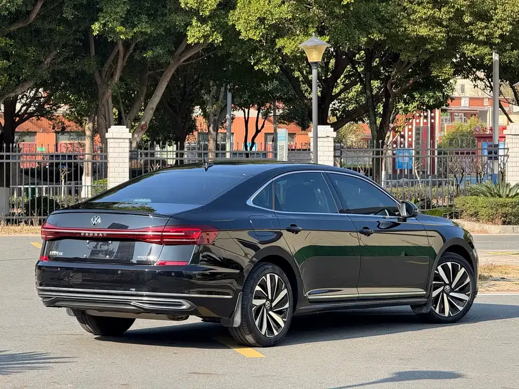 Volkswagen Passat 2023 из CN, фото 6